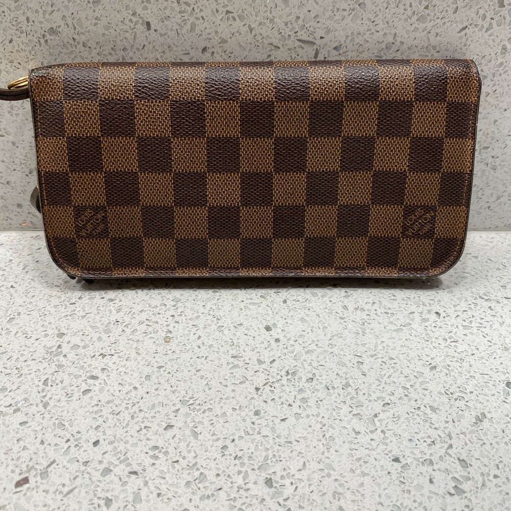 Women’s Louis Vuitton Zippered Wallet